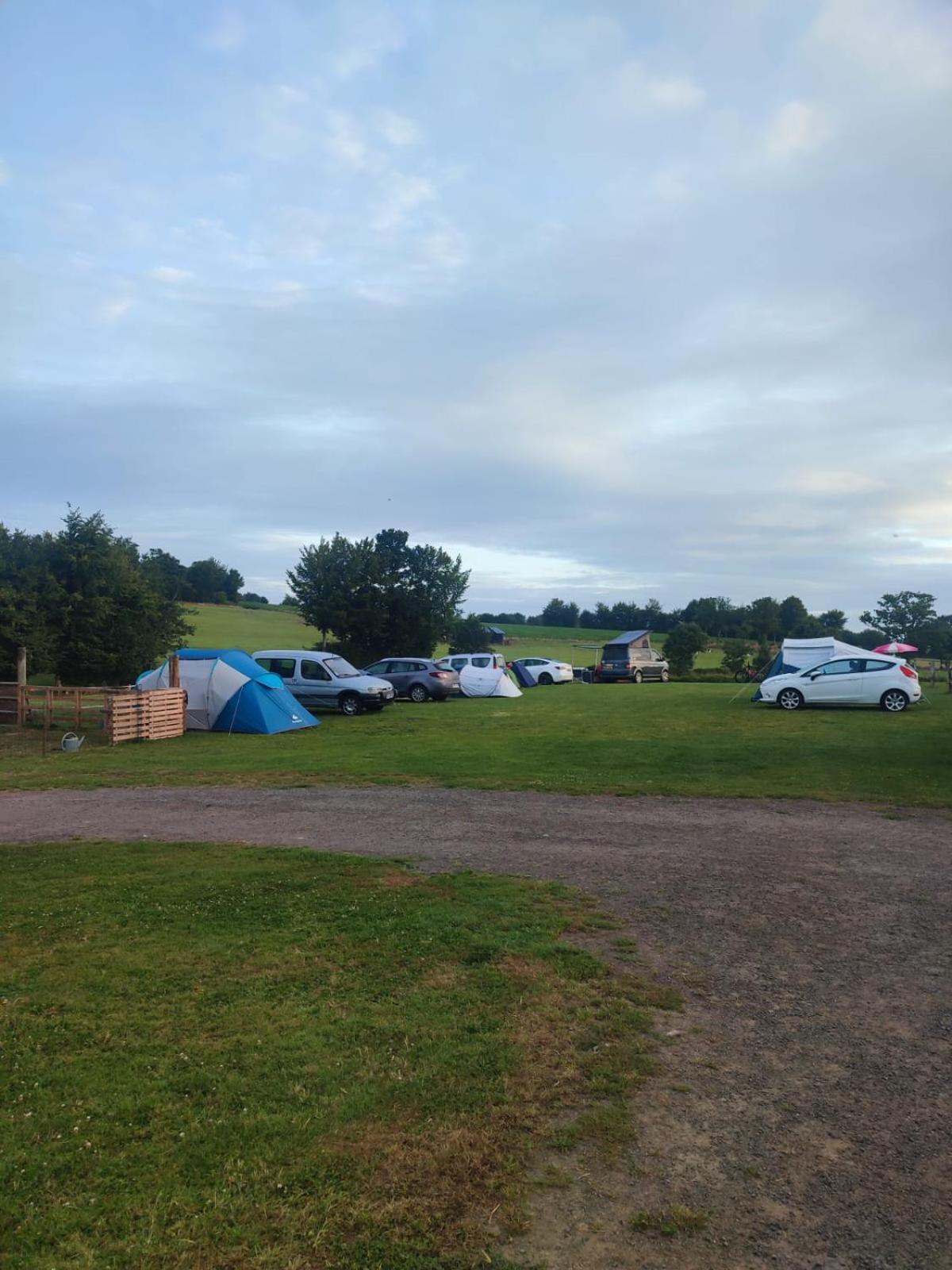 La Billardiere Camping A La Ferme Le Menil-Ciboult Kamer foto
